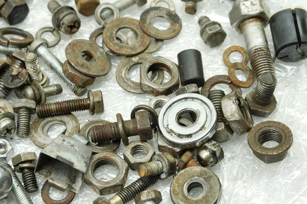 YAMAHA RD 250 1A2 Screws Nuts Small Parts (for Frame Fairing)