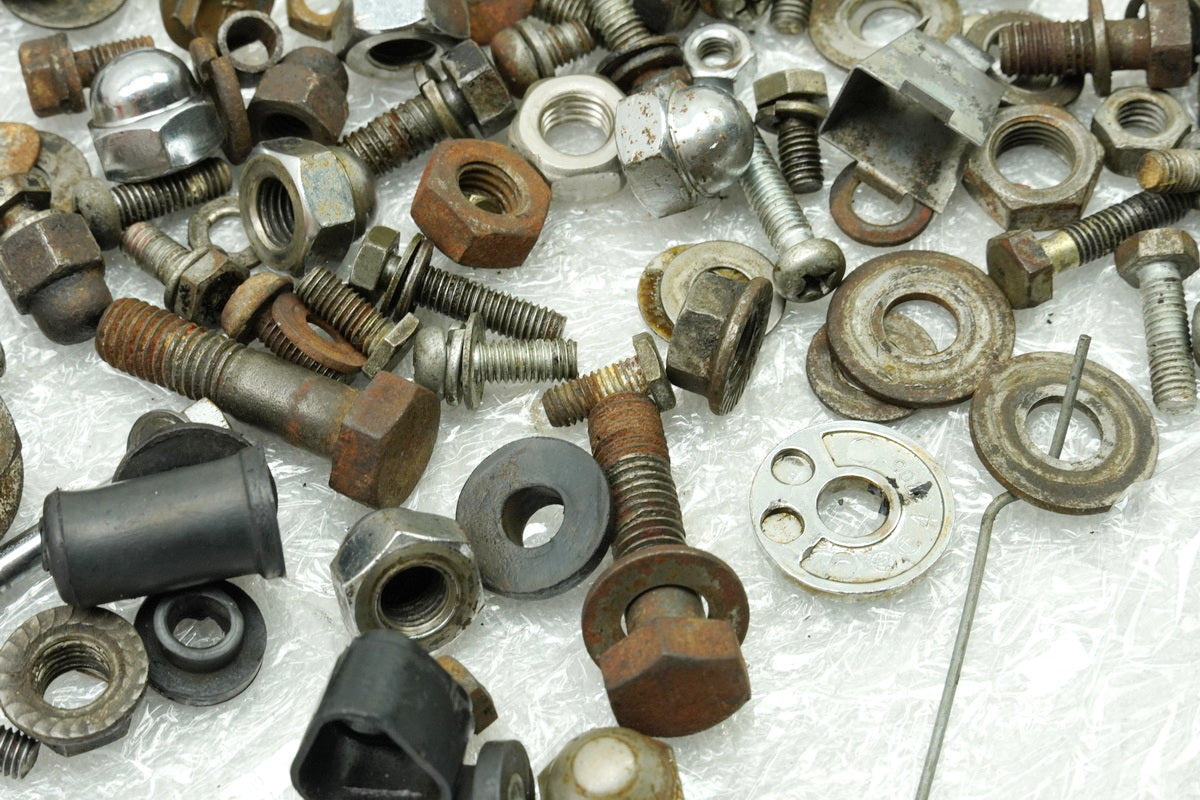 YAMAHA RD 250 1A2 Screws Nuts Small Parts (for Frame Fairing)