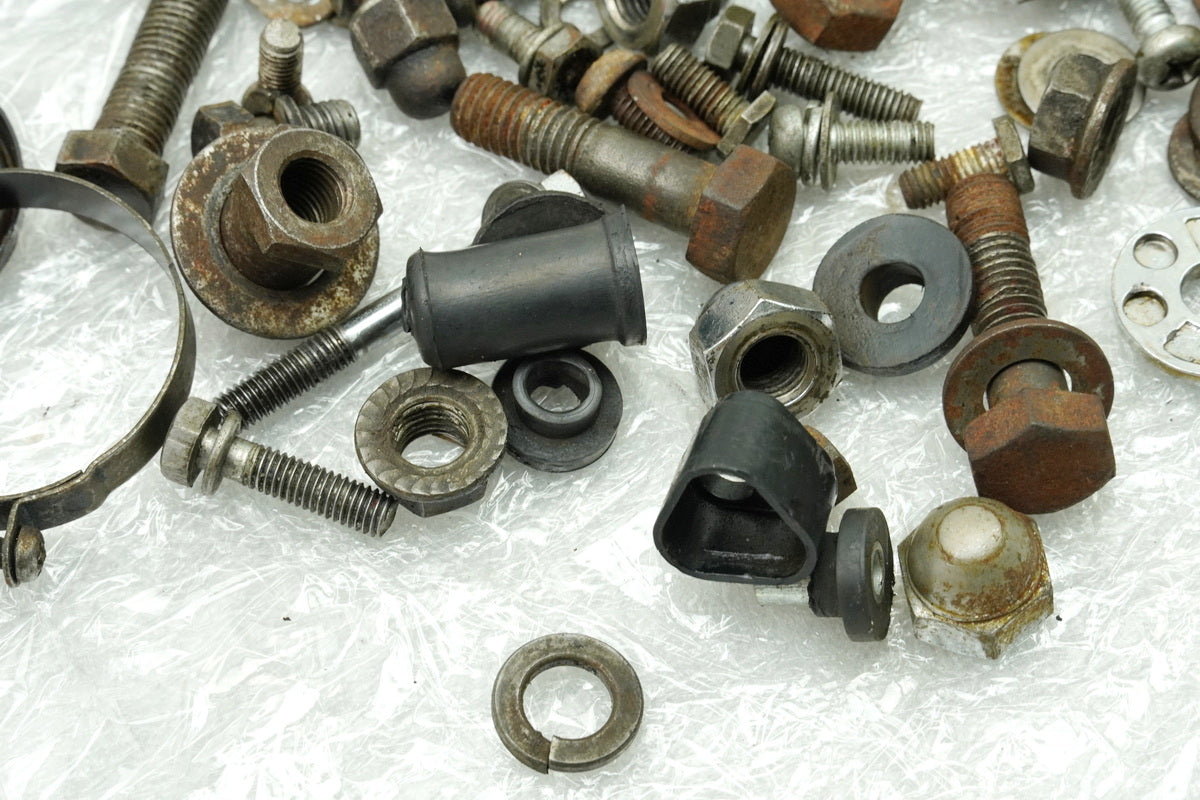 YAMAHA RD 250 1A2 Screws Nuts Small Parts (for Frame Fairing)
