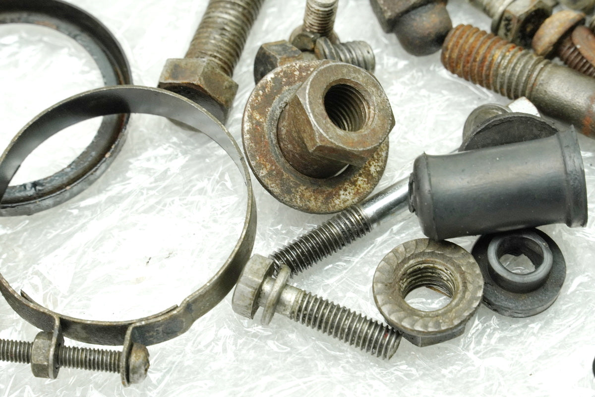 YAMAHA RD 250 1A2 Screws Nuts Small Parts (for Frame Fairing)
