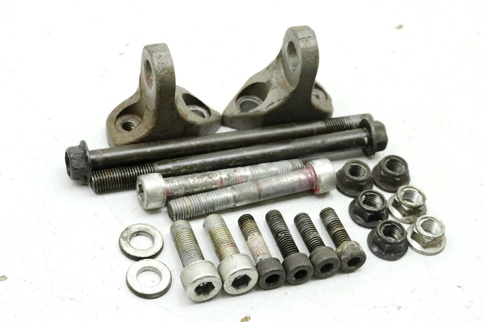 SUZUKI GSF 400 GK75B Bandit Motorhalter Halterung Motor Halter Achse Schrauben