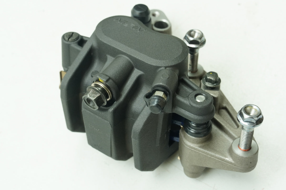 Honda NSS 125 AD JF69 Forza Bremssattel vorn Nissin Bremszange Bremskolben