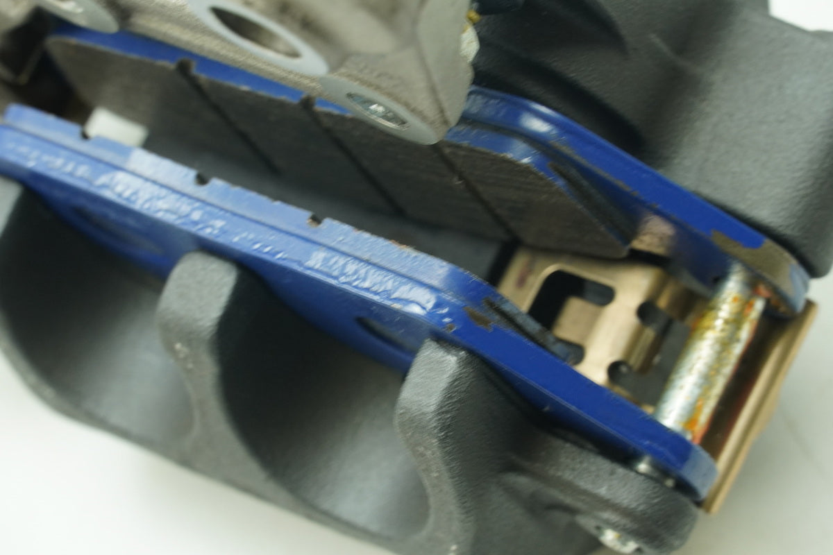 Honda NSS 125 AD JF69 Forza Bremssattel vorn Nissin Bremszange Bremskolben