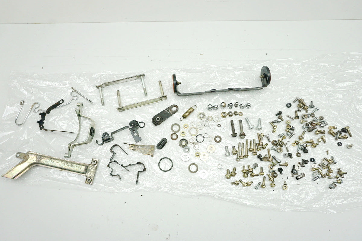 DAELIM VL 125 FI DAYSTAR BA1 Tornillos y piezas pequeñas