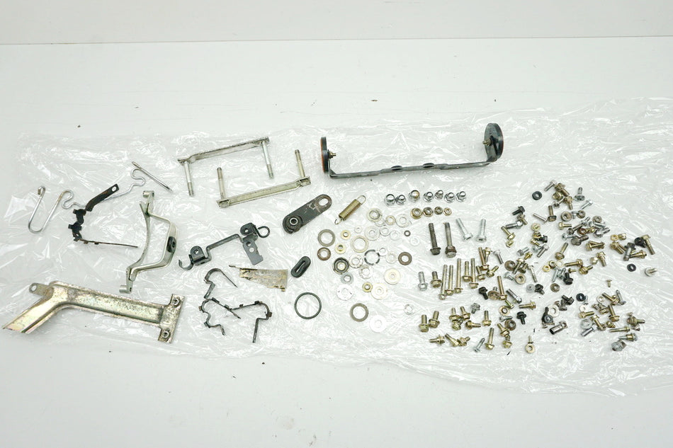 DAELIM VL 125 FI DAYSTAR BA1 Tornillos y piezas pequeñas