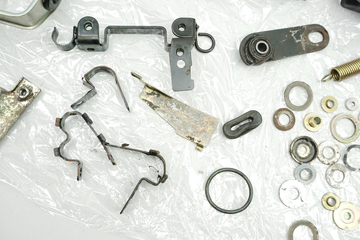 DAELIM VL 125 FI DAYSTAR BA1 Tornillos y piezas pequeñas