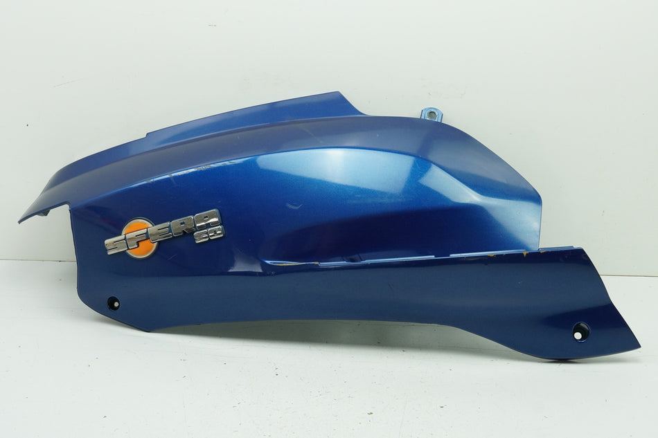 PIAGGIO SFERA 50 C01 Revestimiento trasero derecho Cubierta lateral Tapa trasera