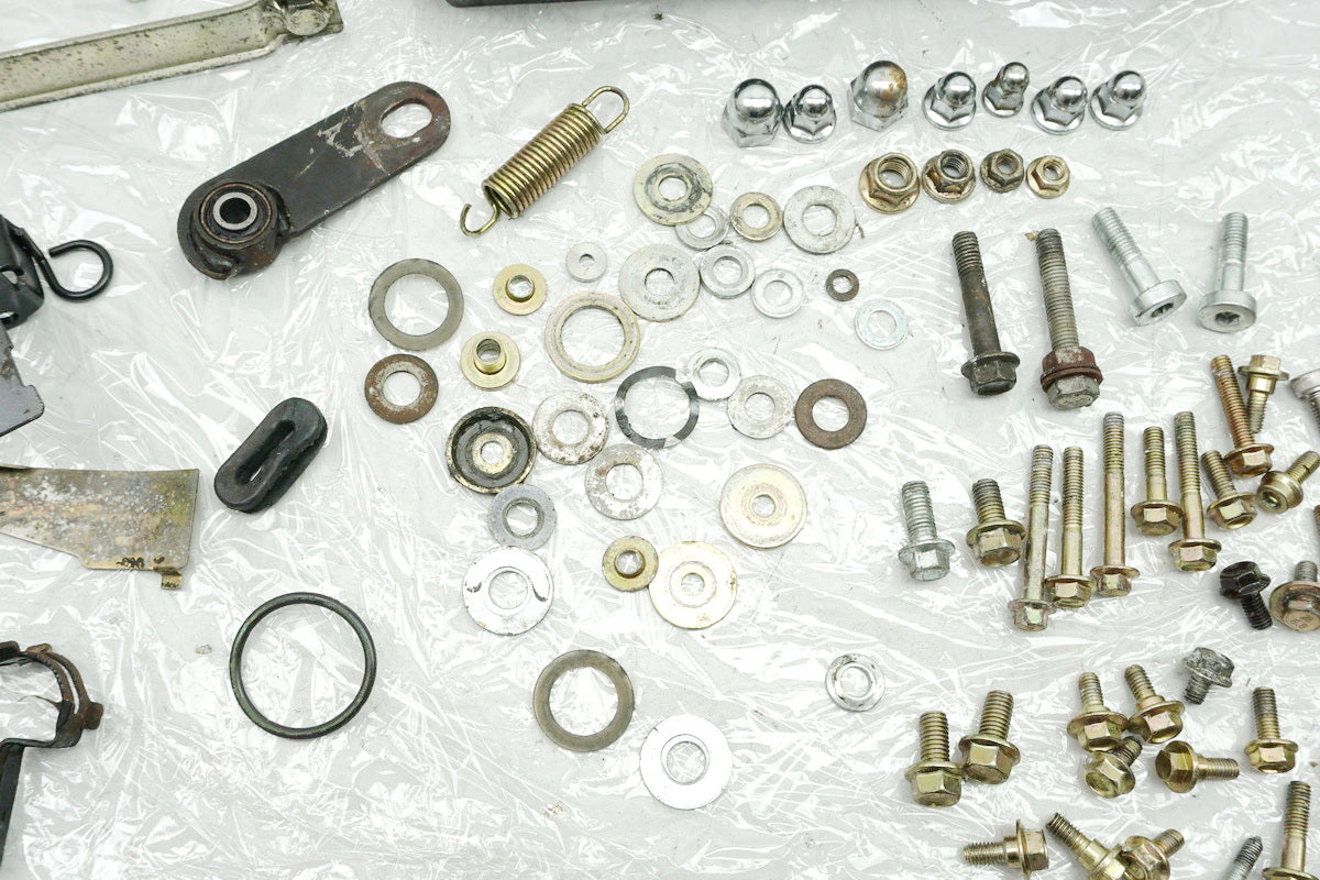 DAELIM VL 125 FI DAYSTAR BA1 Tornillos y piezas pequeñas