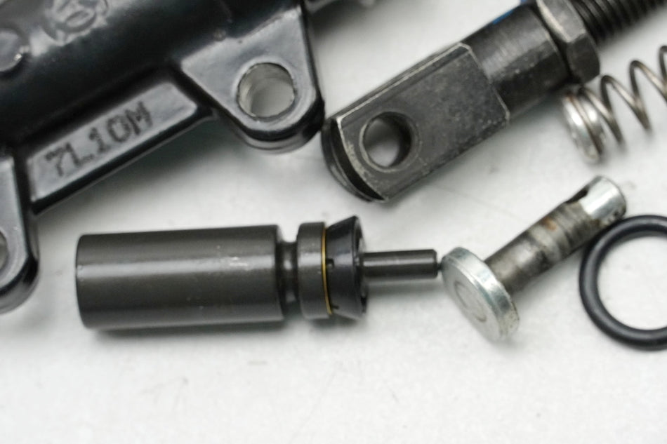Royal Enfield Himalayan Bremszylinder hinten Bremspumpe Fußbremszylinder Kolben