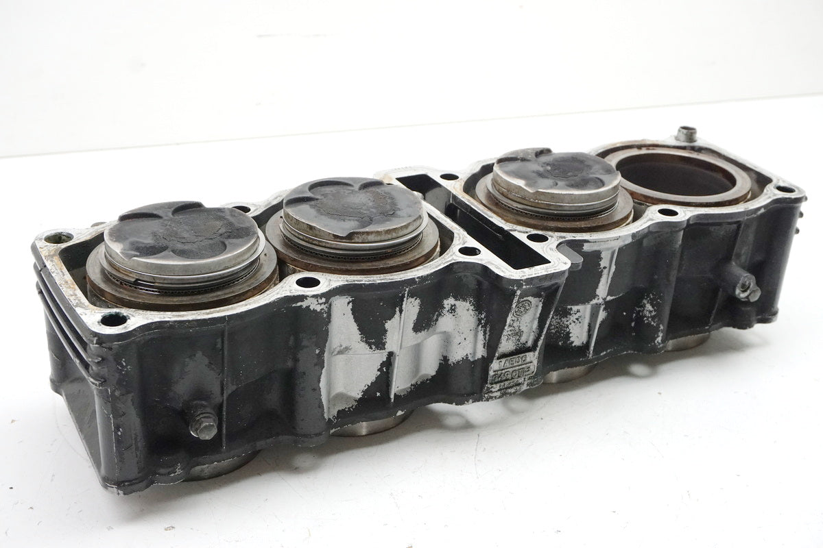 YAMAHA FZ 750 1FN Bloque de cilindros + 3 pistones