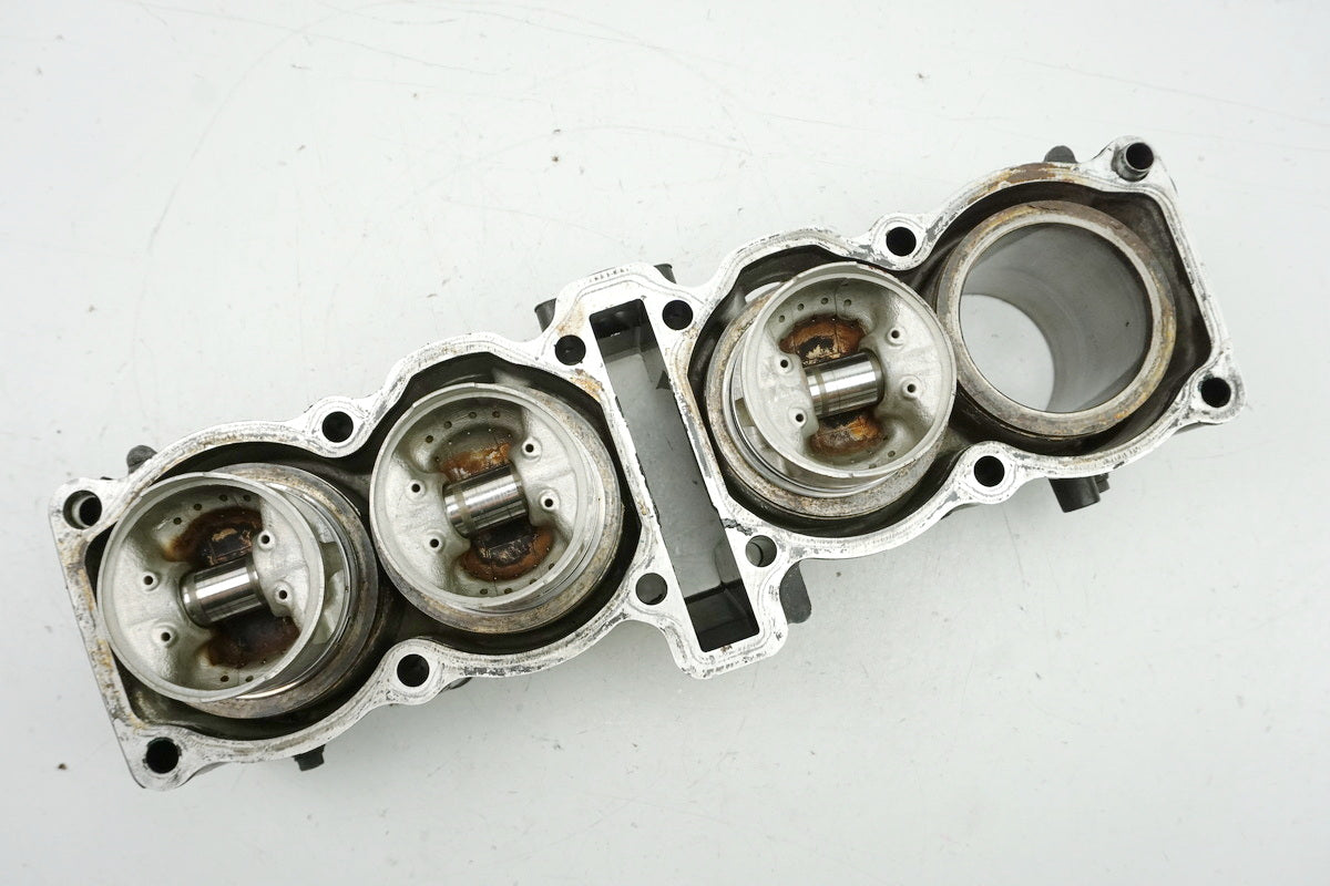 YAMAHA FZ 750 1FN Bloque de cilindros + 3 pistones