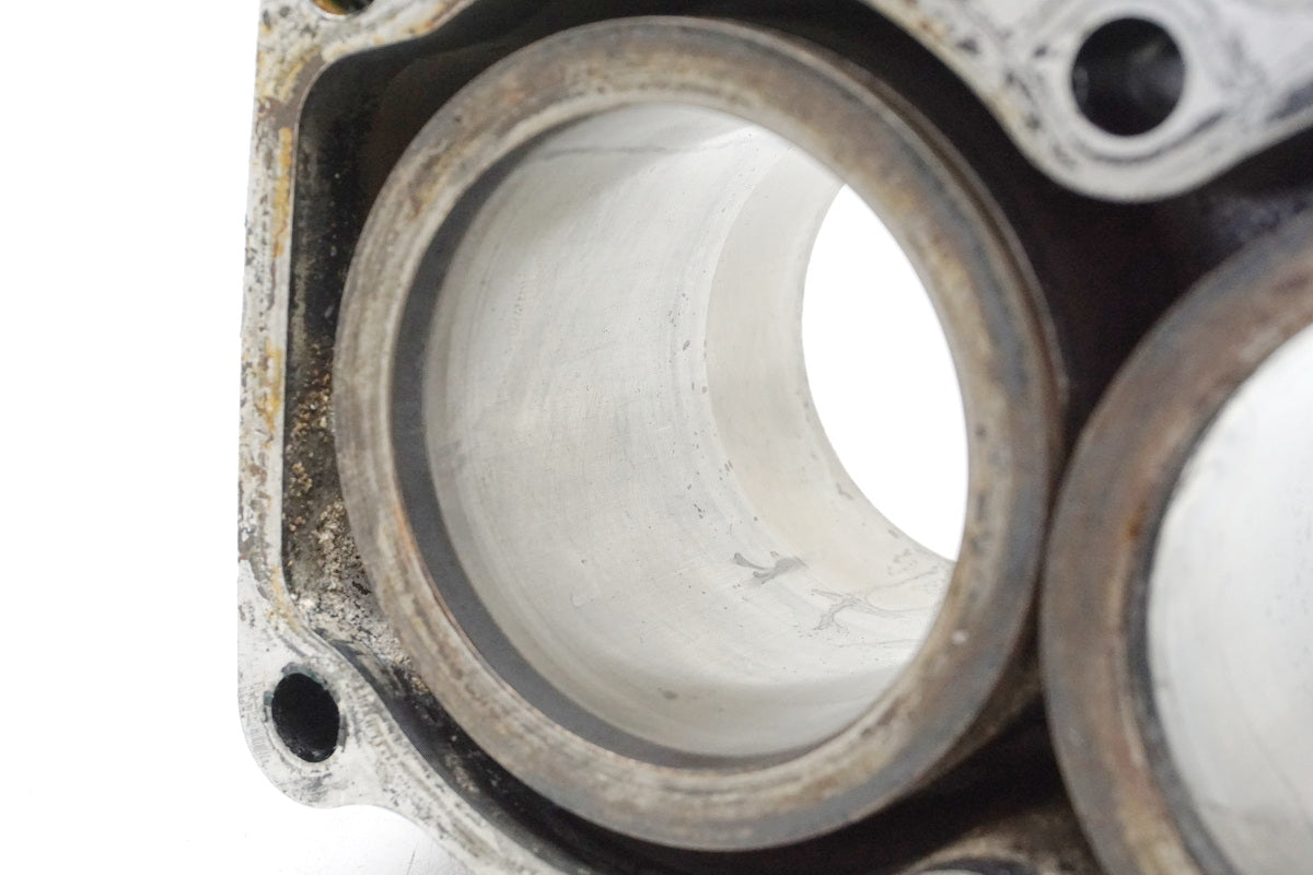YAMAHA FZ 750 1FN Bloque de cilindros + 3 pistones