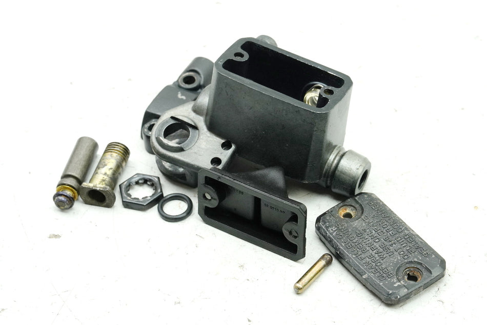 YAMAHA TDR 125 3XE Belgarda Cilindro de freno delantero Bomba de freno Cilindro maestro