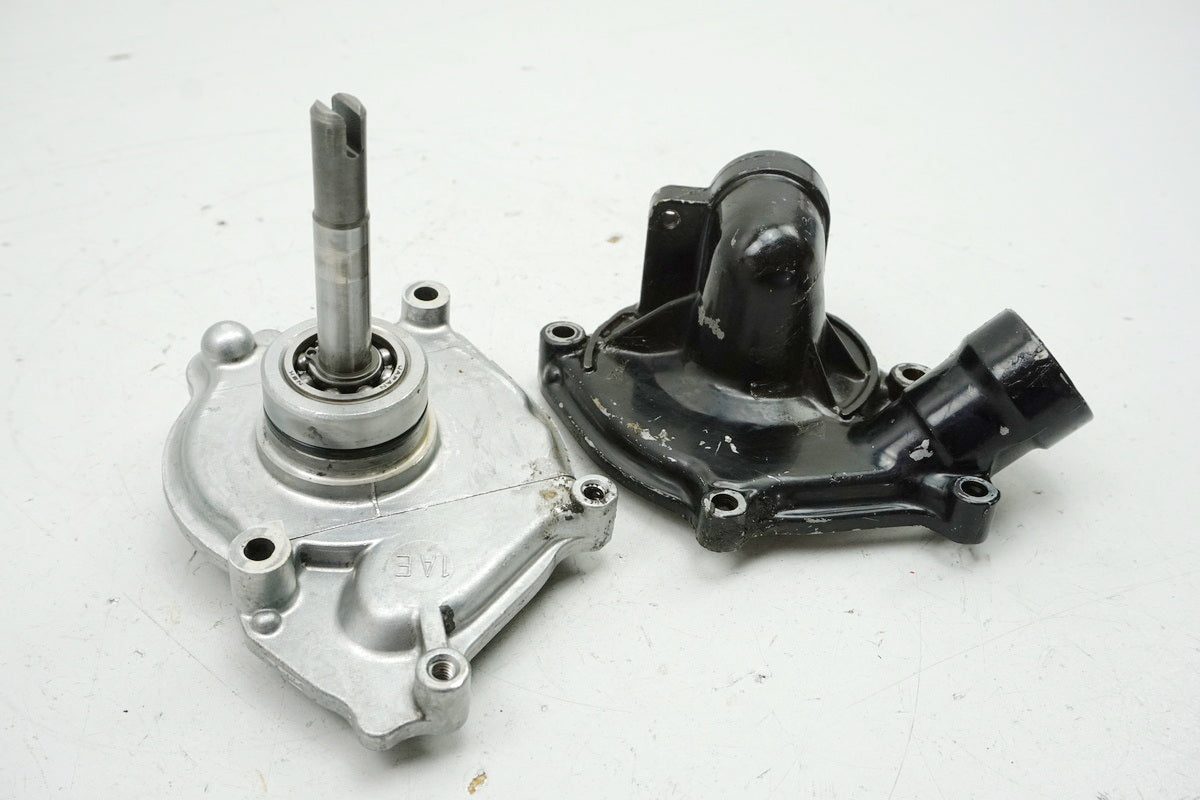 YAMAHA FZ 750 1FN Bomba de agua