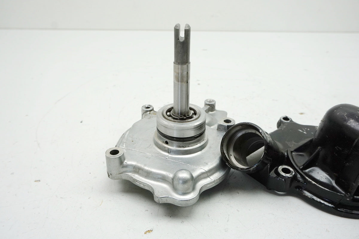 YAMAHA FZ 750 1FN Bomba de agua