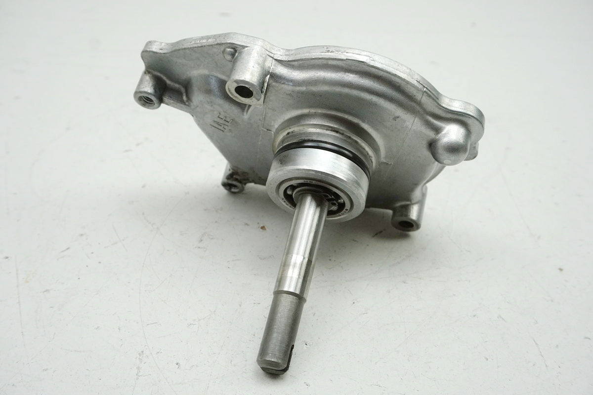 YAMAHA FZ 750 1FN Bomba de agua