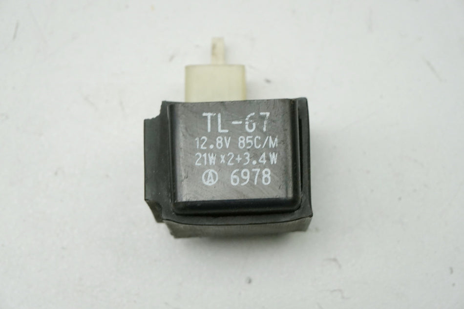 SUZUKI UH 125 BP BURGMAN K2-K6 Relé intermitente TL-67
