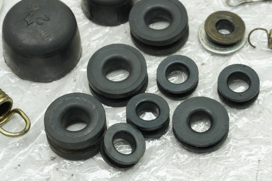 KAWASAKI EN 500 EN 500 A Schrauben Muttern Kleinteile Halter (für Rahmen)