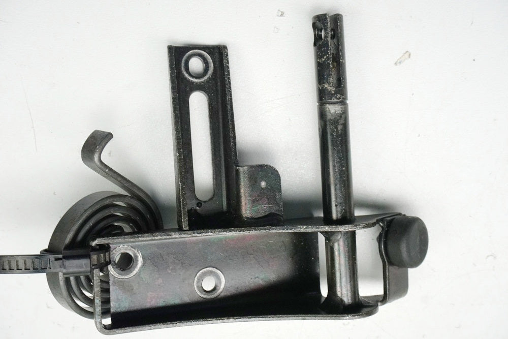 SUZUKI UH 125 BP BURGMAN K2-K6 Seat Latch Hinge Holder