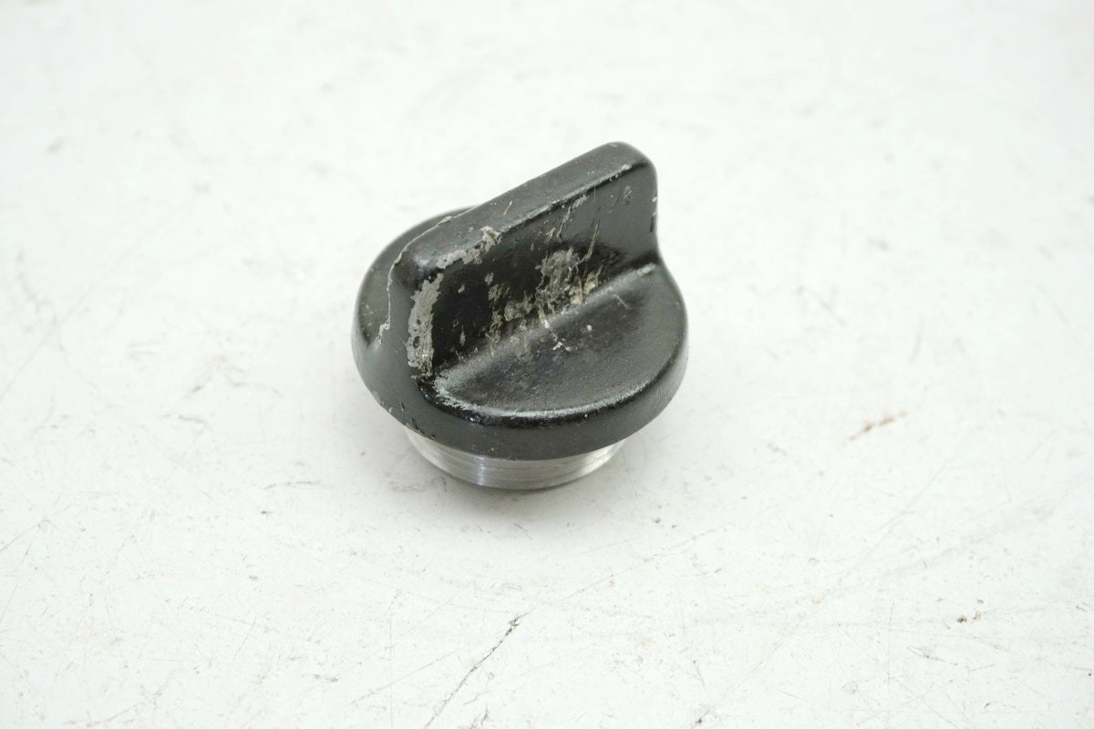 YAMAHA FZ 750 1FN Oil Filler Cap Cover Screw Engine Oil