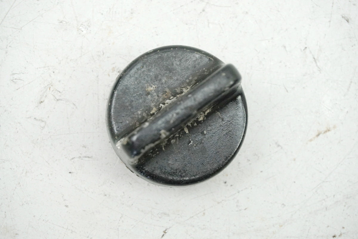 YAMAHA FZ 750 1FN Oil Filler Cap Cover Screw Engine Oil
