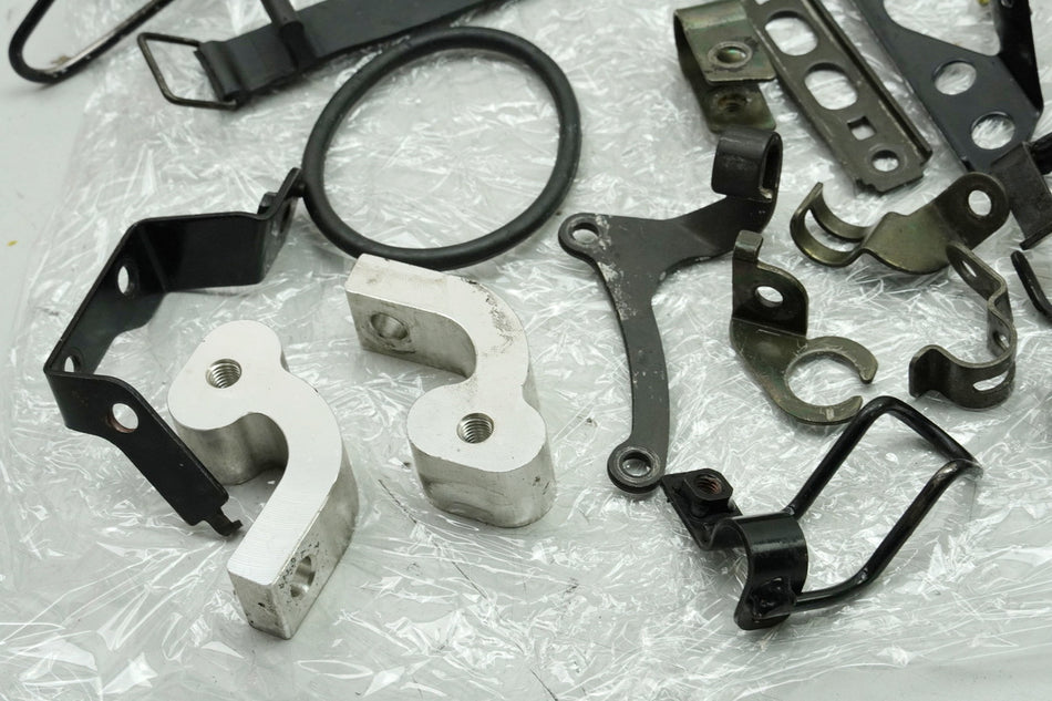 YAMAHA TDM 900 RN08 Schrauben Kleinteile Muttern Halter (für Rahmen Verkleidung)