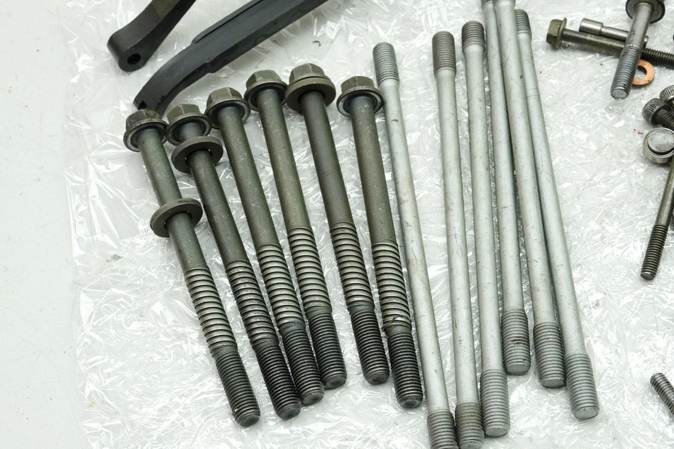 YAMAHA TDM 900 RN08 Schrauben Kleinteile Muttern Halter (für Motor Motorgehäuse)