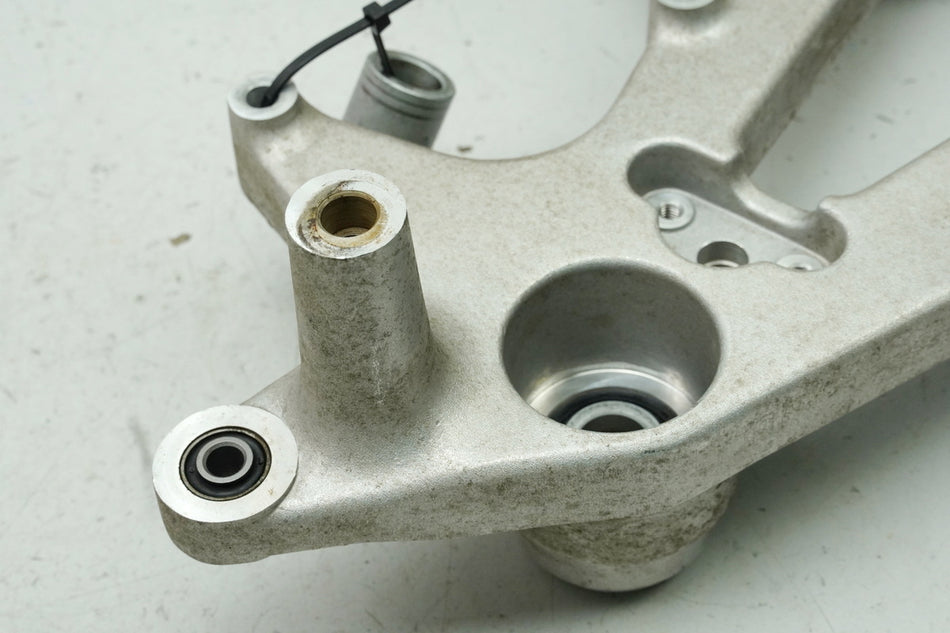 Honda NSS 125 AD JF69 Forza Brazo oscilante Soporte de motor Soporte de motor Llanta de motor Soporte