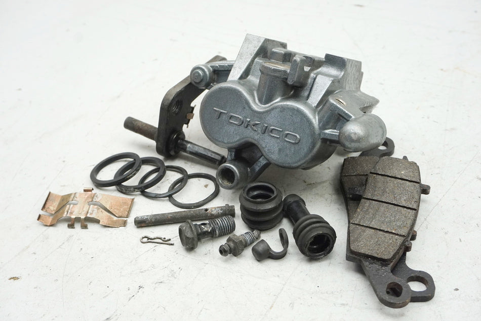 KAWASAKI ZR7 ZR750F Bremssattel rechts Bremsklötze Brake Caliper