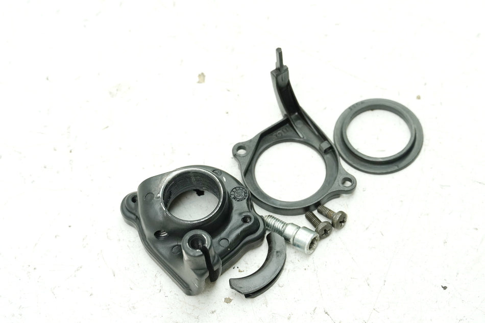 PIAGGIO SFERA 50 C01 Umlenkrolle Gasgriff Halter Gehäuse (für Gaszug)