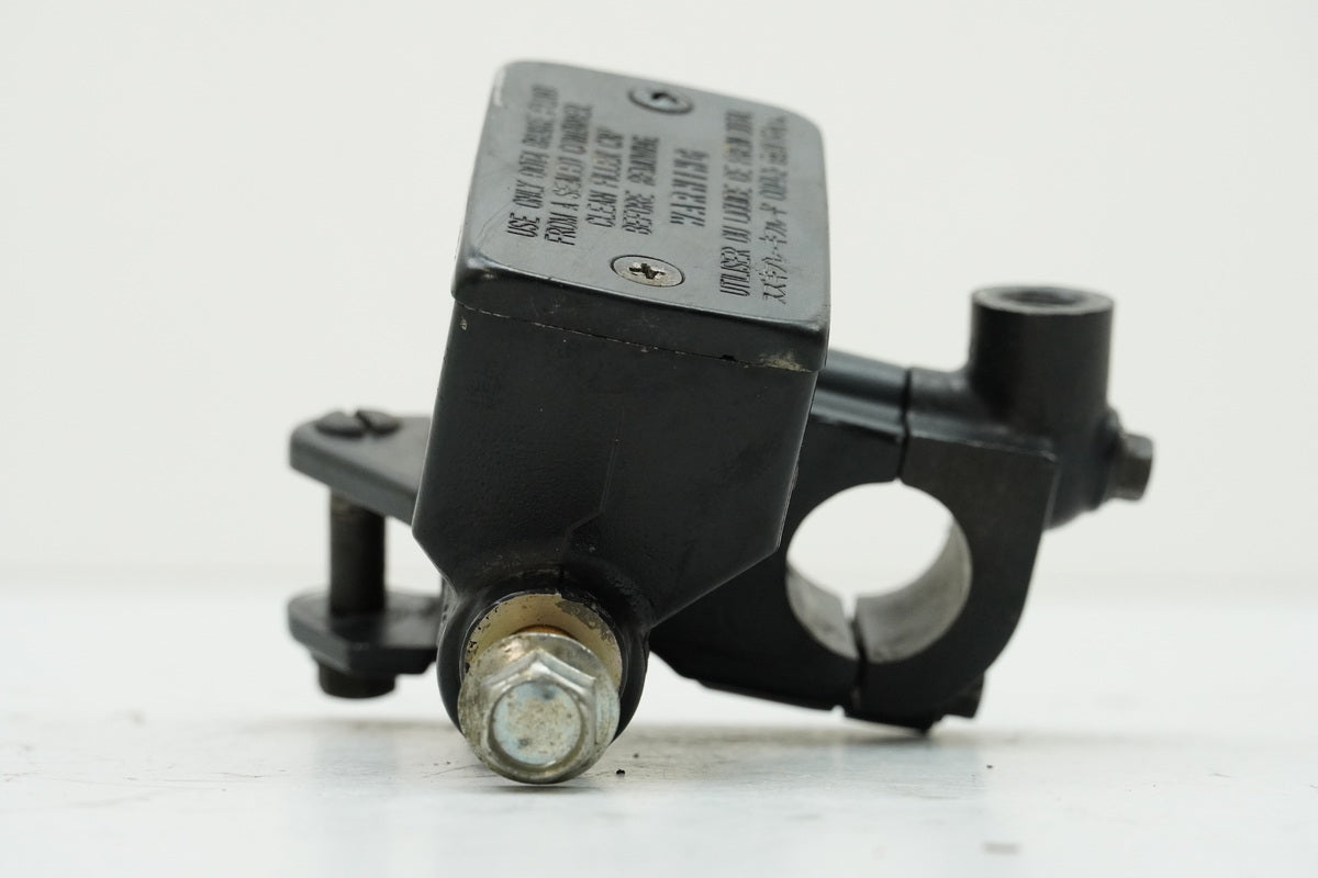 SUZUKI GSF 400 GK75B Bandit Bremszylinder vorn Bremspumpe Hauptbremszylinder