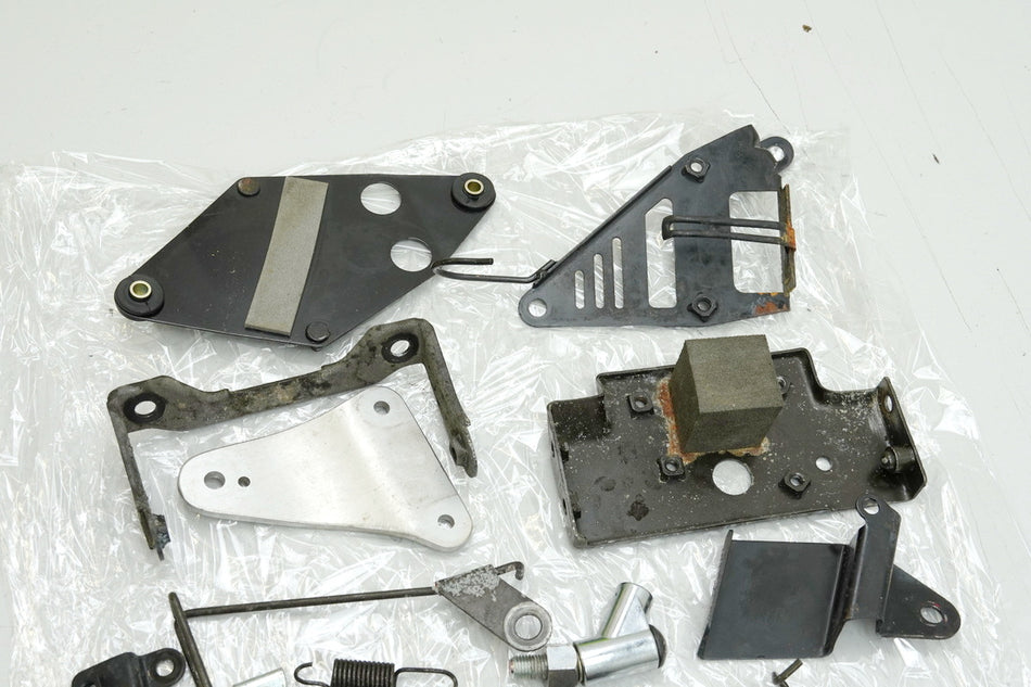 SUZUKI GSF 400 GK75B Bandit Schrauben Kleinteile Halter