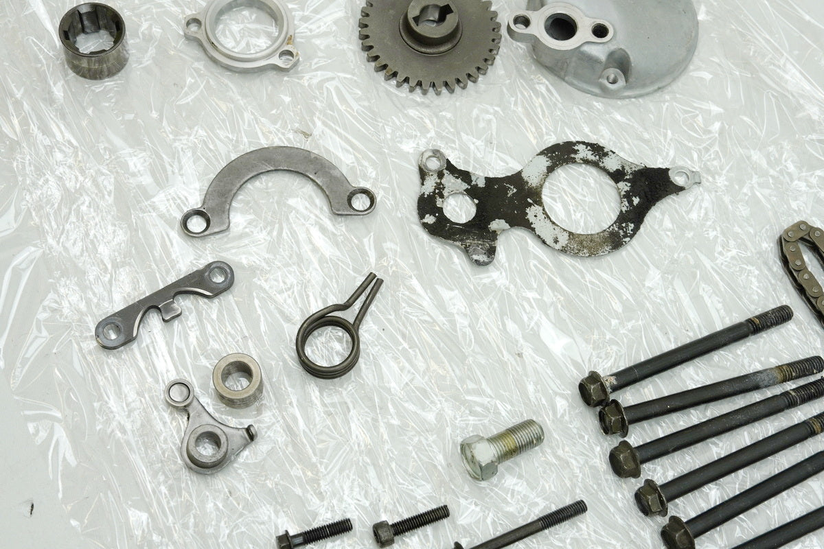 SUZUKI GSF 400 GK75B Bandit Tornillos y piezas pequeñas - para motor