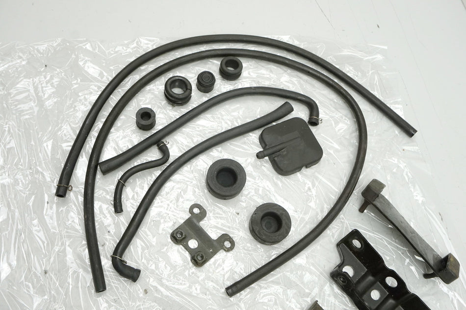 KAWASAKI ZR7 ZR750F Tornillos Piezas pequeñas Soporte
