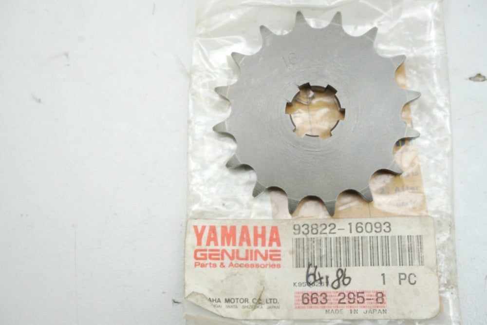 Kettenritzel Ritzel vorn original 93822-16093 für Yamaha DT175 - NEU