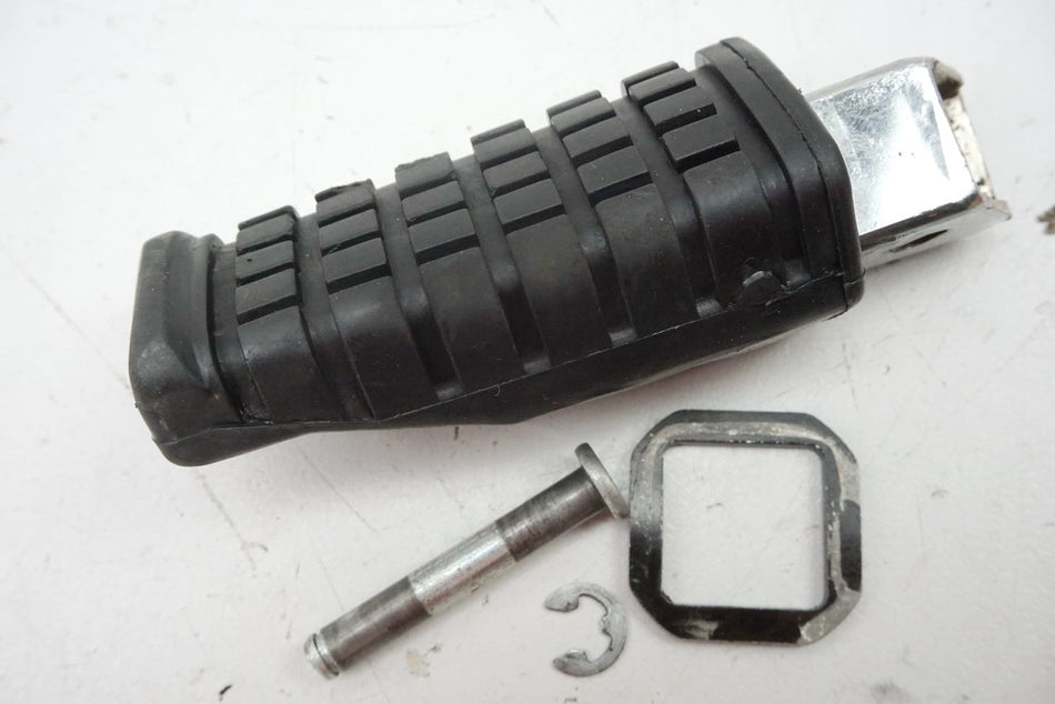KAWASAKI ER 5 TWISTER ER500A REPOSAPIÉS PASAJERO IZQUIERDO