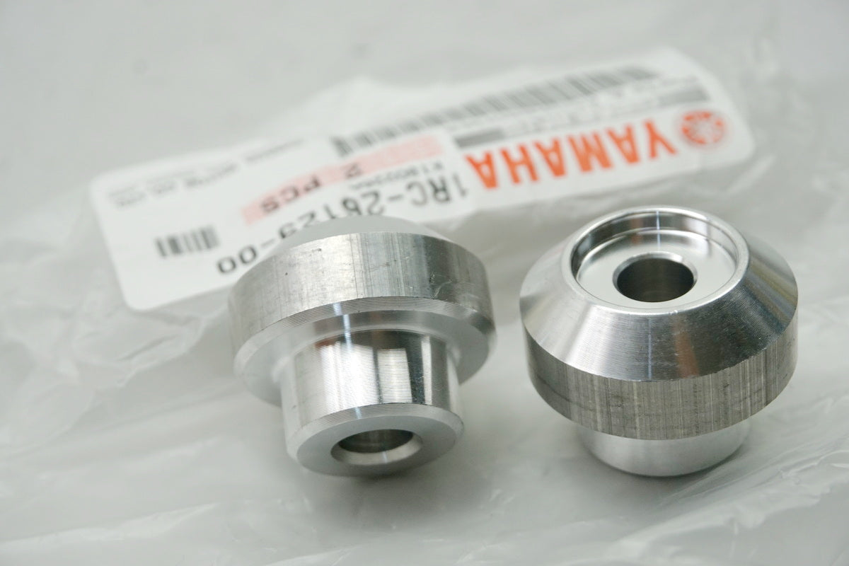 Yamaha Handlebar Ends Original 1RC-26129-00 MT09 - NEW