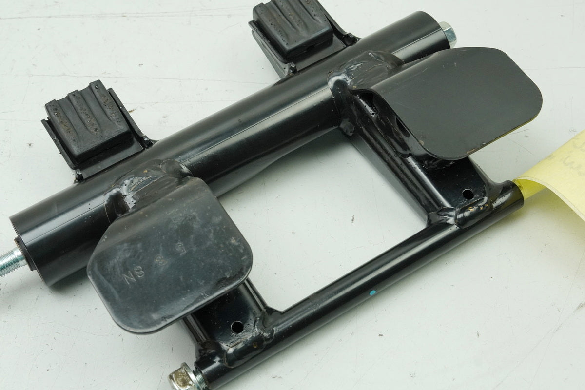 Honda NSS 125 AD JF69 Forza Engine Mount Holder Carrier Plate Axle