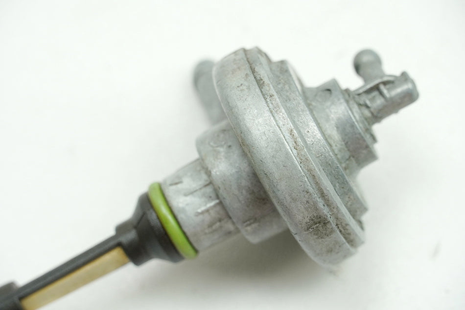 PIAGGIO SFERA 50 C01 grifo de gasolina para tanque de gasolina grifo de combustible