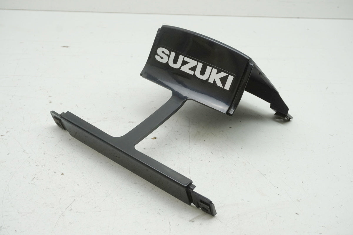 SUZUKI GSX-R 1100 GV73 Heckverkleidung mitte Abdeckung Cover Blende Lampe 91-92