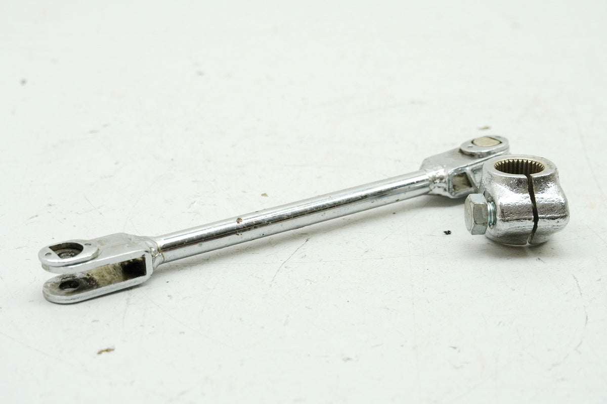 DAELIM VS 125 TORQUE ARM BRAKE STAY