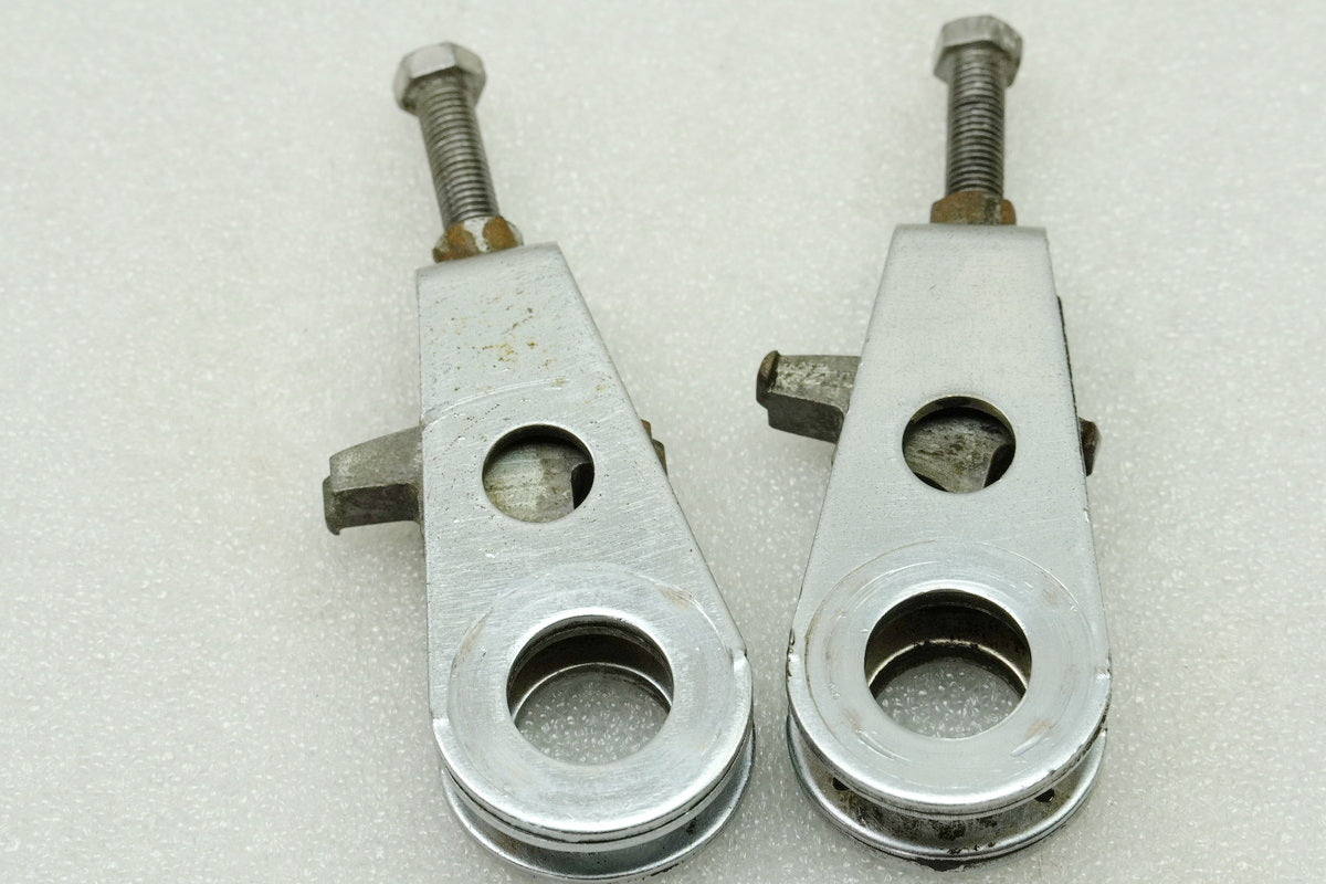 HONDA CB 250 G CB250G Chain Tensioner (for swingarm axle rim rear wheel) 74-77