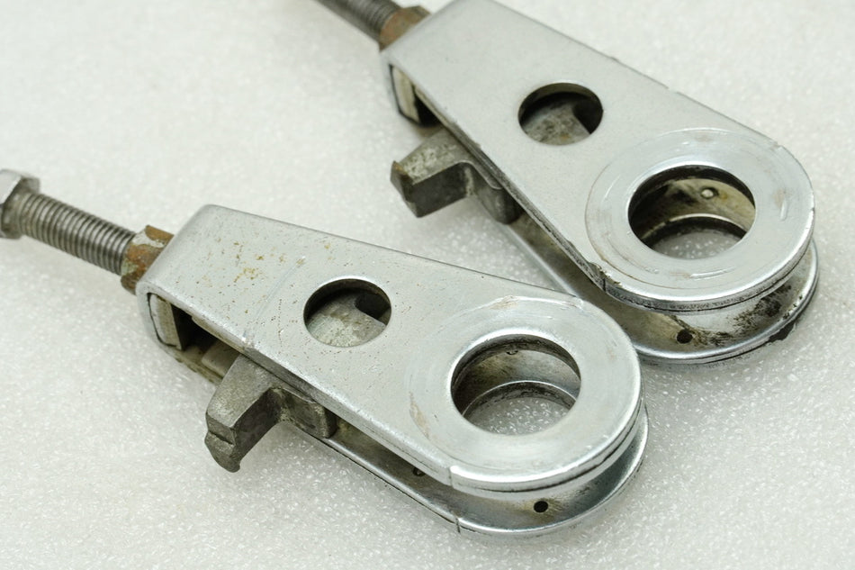 HONDA CB 250 G CB250G Chain Tensioner (for swingarm axle rim rear wheel) 74-77