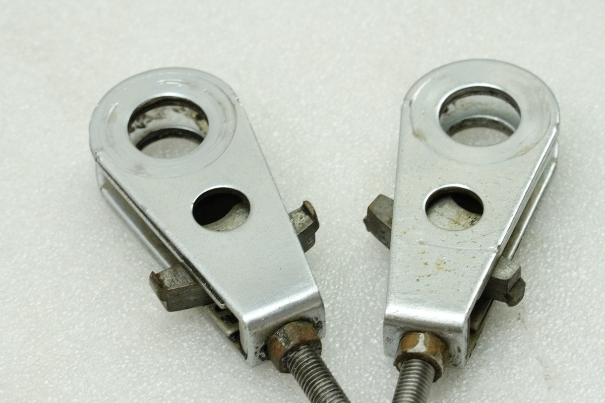 HONDA CB 250 G CB250G Chain Tensioner (for swingarm axle rim rear wheel) 74-77