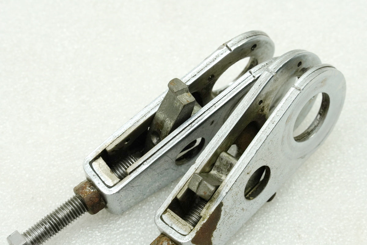 HONDA CB 250 G CB250G Chain Tensioner (for swingarm axle rim rear wheel) 74-77