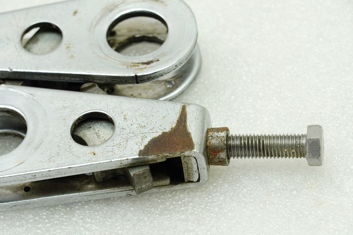 HONDA CB 250 G CB250G Chain Tensioner (for swingarm axle rim rear wheel) 74-77