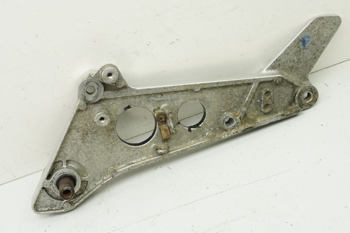 HONDA NTV 650 RC33 REVERE Placa reposapiés lado derecho del conductor Soporte estribo Soporte