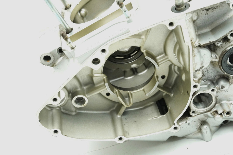 SUZUKI GZ 125 MARAUDER Motorgehäuse Motorblock Crankcase (für Motor)