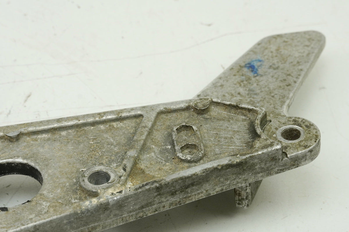 HONDA NTV 650 RC33 REVERE Placa reposapiés lado derecho del conductor Soporte estribo Soporte