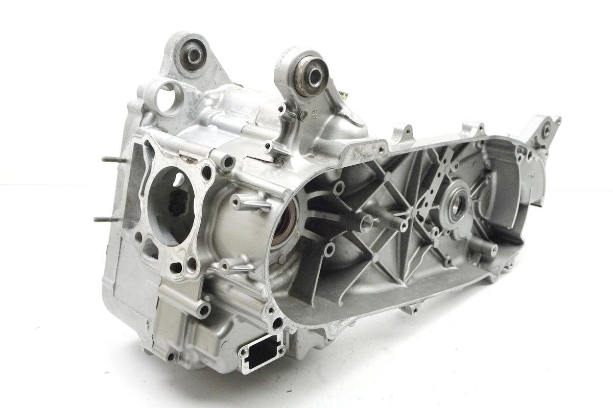 SUZUKI UH 125 BP BURGMAN K2-K6 Engine Housing Crankcase (for engine)